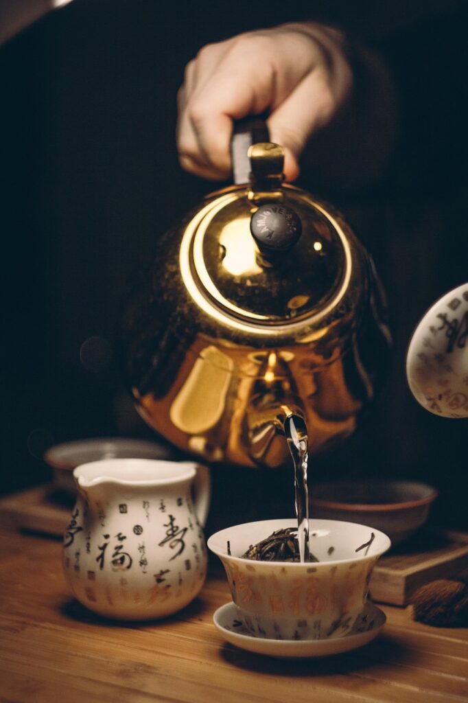 beverage, tea, tea cup, pour, pouring, pouring tea, teapot, teacup, cup, tea time, afternoon tea, tea ceremony, caffeine, drink, hot, kitchenware, pot, traditional, vintage, black tea, green tea